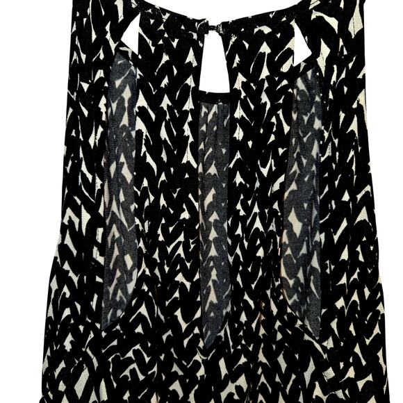 Express XS  Sleeveless Black Back Cut Out Women's Top Shirt Blouse Miss Size 0 2 - Picture 5 of 7